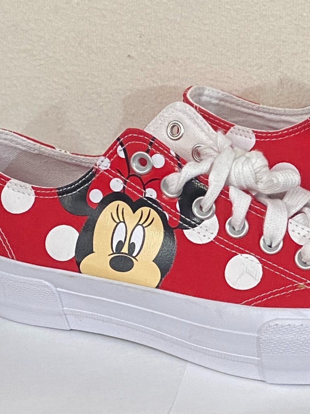 Disney Minnie Mouse Shoes Women's 8 Canvas Red White Polka Dot Low Top Lace Up. - Picture 8 of 10